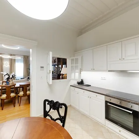 Hotel Castellano &