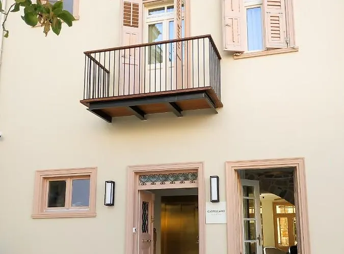 Отель Castellano & 4*