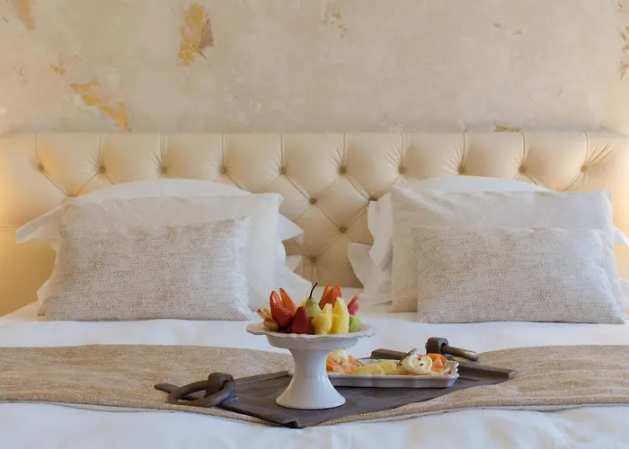 Castellano & نافبليو